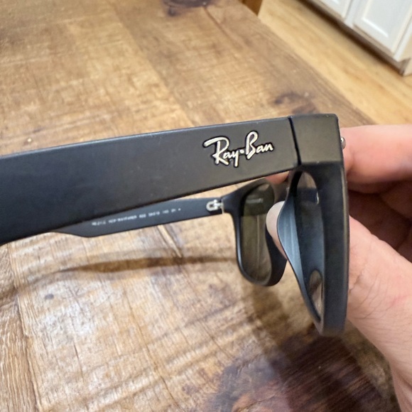 Ray-Ban Matte Black Sunglasses RB2132 New Wayfarer - Picture 4 of 9
